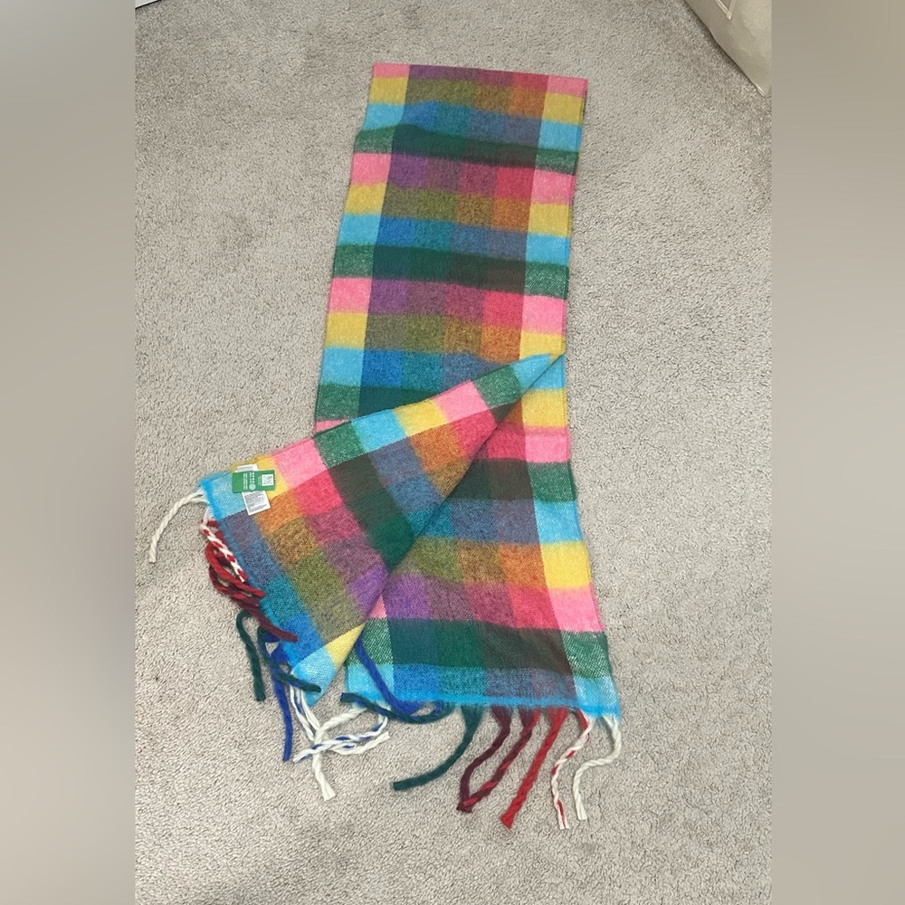 GAP Multi Color Brushed Plaid Extra Large Scarf  With Tassels New With Tag